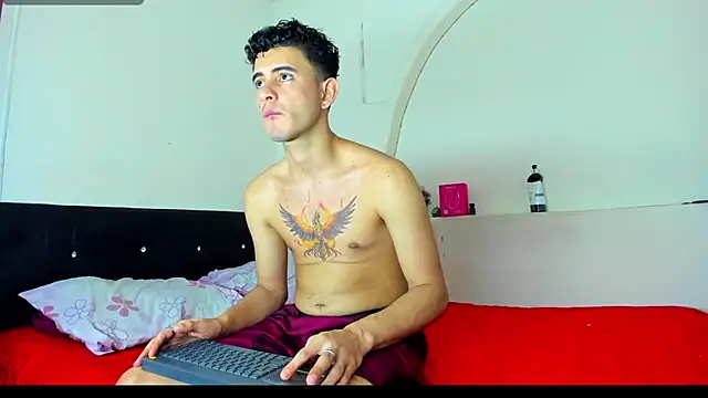 kaiborman00 online show from 02/16/26, 03:13