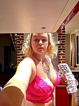 ladychat69 online show from 03/02/26, 06:04