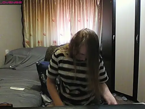 Snapshot of JenniDeep chatting on 04/18/26, 09:35 JenniDeep online show from 04/18/26, 09:35