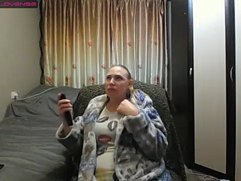 Snapshot of JenniDeep chatting on 05/14/26, 06:37 JenniDeep online show from 05/14/26, 06:37