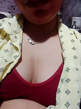 isha sharma2002 online show from 11/18/25, 03:27