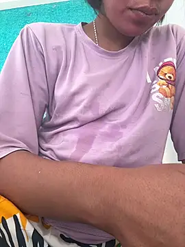 Snapshot of isha_sharma2002 chatting on 03/23/26, 07:34 isha sharma2002 online show from 03/23/26, 07:34