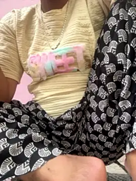 Snapshot of isha_sharma2002 chatting on 04/04/26, 10:02 isha sharma2002 online show from 04/04/26, 10:02