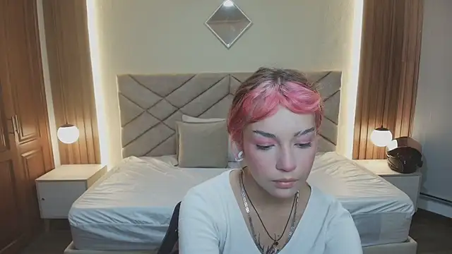 Laracooper  online show from 02/21/26, 07:37