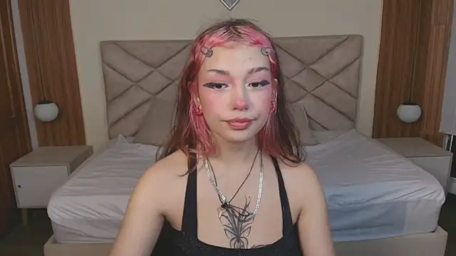 Laracooper  online show from 02/24/26, 07:23