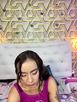 Snapshot of MelanyyJhonson15 chatting on 05/14/26, 02:29 MelanyyJhonson15 online show from 05/14/26, 02:29