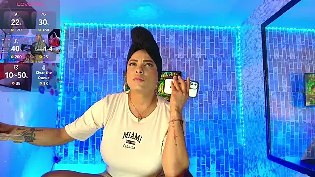 Snapshot of TAYLOR_S7 chatting on 03/10/26, 09:20 TAYLOR S7 online show from 03/10/26, 09:20