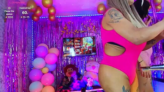 Snapshot of TAYLOR_S7 chatting on 04/01/26, 02:01 TAYLOR S7 online show from 04/01/26, 02:01