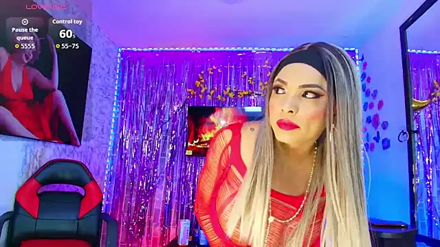 Snapshot of TAYLOR_S7 chatting on 04/11/26, 01:54 TAYLOR S7 online show from 04/11/26, 01:54