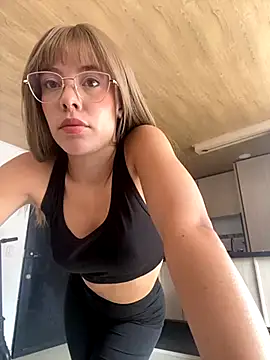 Snapshot of Abbiejohnson chatting on 12/01/25, 04:34 Abbiejohnson online show from 12/01/25, 04:34