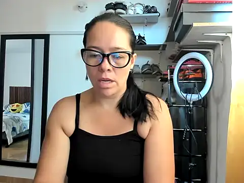 caroline 47 online show from 02/11/26, 01:05