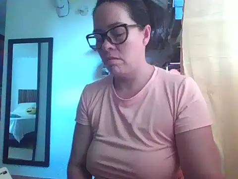 caroline 47 online show from 04/30/26, 03:29