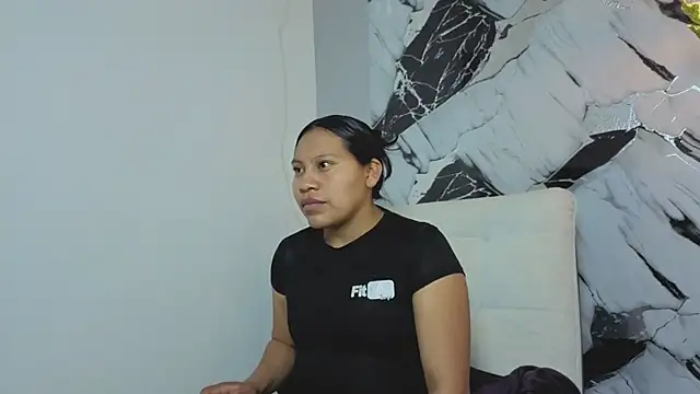 Hanna Goldenst online show from 11/19/25, 07:36