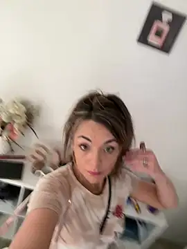 Snapshot of miatate chatting on 02/24/26, 09:57 miatate online show from 02/24/26, 09:57