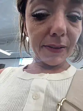 Snapshot of miatate chatting on 04/25/26, 07:44 miatate online show from 04/25/26, 07:44