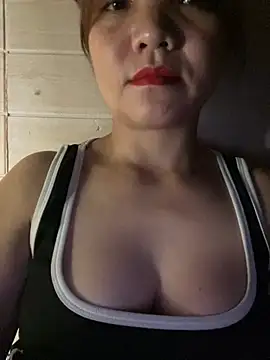 Snapshot of Diana-sexyy chatting on 04/23/26, 02:41 Diana-sexyy online show from 04/23/26, 02:41
