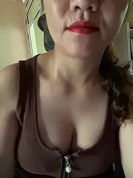 Snapshot of Diana-sexyy chatting on 04/28/26, 03:44 Diana-sexyy online show from 04/28/26, 03:44