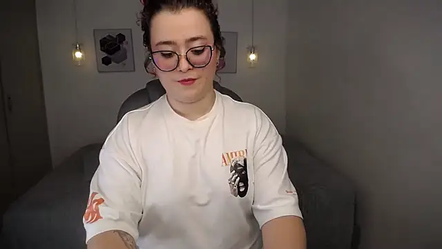 selene rouse  online show from 04/07/26, 11:37