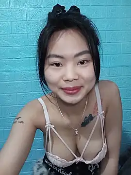 Snapshot of Lynk2x chatting on 03/26/26, 02:17 Lynk2x online show from 03/26/26, 02:17