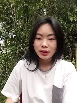 Snapshot of Lynk2x chatting on 03/28/26, 12:43 Lynk2x online show from 03/28/26, 12:43