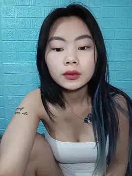 Snapshot of Lynk2x chatting on 04/06/26, 03:04 Lynk2x online show from 04/06/26, 03:04