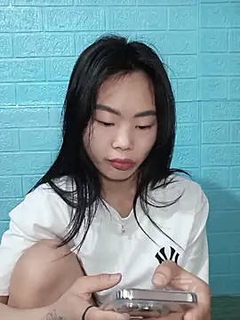 Snapshot of Lynk2x chatting on 04/21/26, 03:35 Lynk2x online show from 04/21/26, 03:35