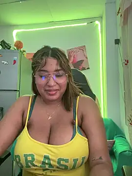 Snapshot of morena-2025 chatting on 06/27/26, 03:11 morena-2025 online show from 06/27/26, 03:11