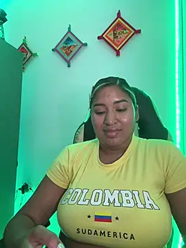 Snapshot of morena-2025 chatting on 07/14/26, 02:05 morena-2025 online show from 07/14/26, 02:05