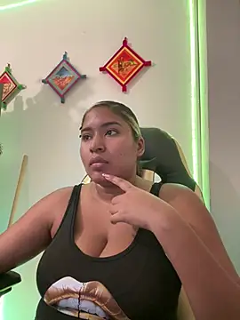 Snapshot of morena-2025 chatting on 07/19/26, 11:30 morena-2025 online show from 07/19/26, 11:30