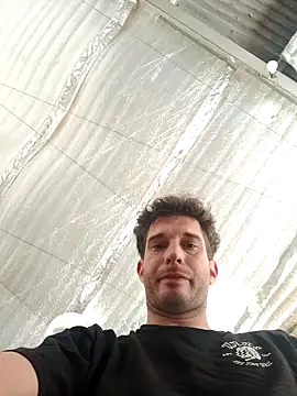      -AAAZZZ999000    A online show from 11/19/25, 02:17