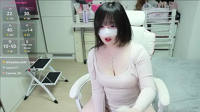 Snapshot of kimhyeona2005 chatting on 04/17/26, 12:08 kimhyeona2005 online show from 04/17/26, 12:08