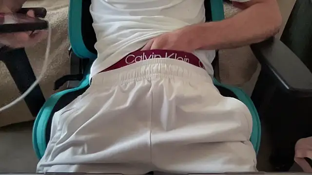 Snapshot of lucpompot chatting on 03/19/26, 08:40 lucpompot online show from 03/19/26, 08:40