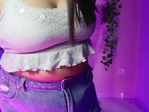 Snapshot of Saira_Hotty chatting on 03/18/26, 08:06 Saira Hotty online show from 03/18/26, 08:06