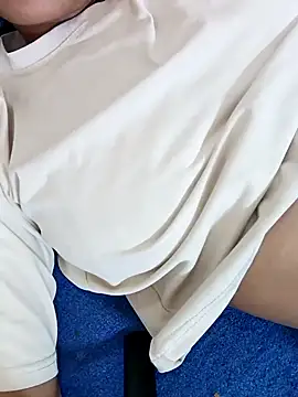 Snapshot of Asha_devi90 chatting on 04/21/26, 05:39 Asha devi90 online show from 04/21/26, 05:39