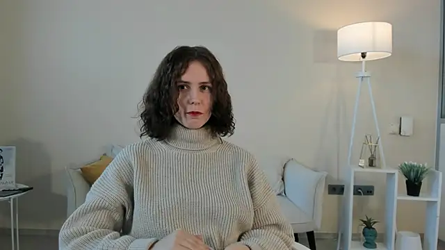 Snapshot of DaraEpstein chatting on 11/17/25, 07:47 DaraEpstein online show from 11/17/25, 07:47