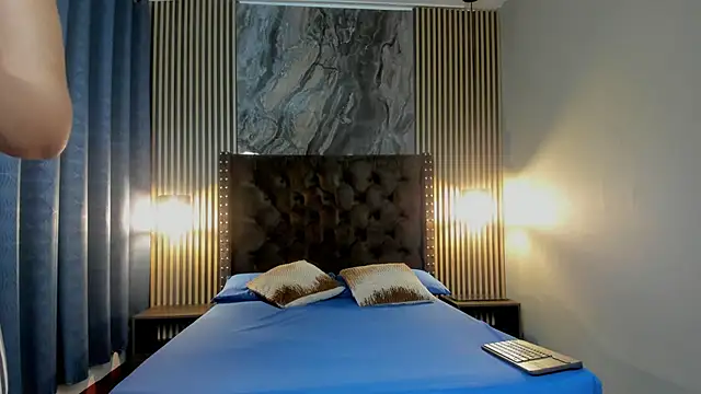 Alyra Moon online show from 12/03/25, 04:20