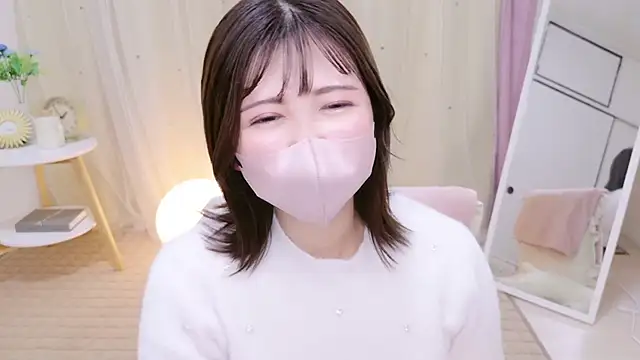 Snapshot of Ha_chan chatting on 11/17/25, 09:48 Ha chan online show from 11/17/25, 09:48