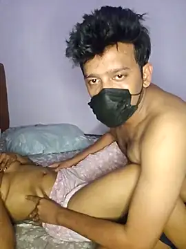 Snapshot of Sexyy-couple chatting on 11/15/25, 10:26 Sexyy-couple online show from 11/15/25, 10:26