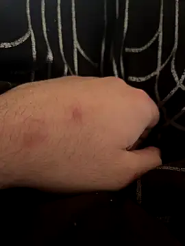 Snapshot of Roro200473 chatting on 11/21/25, 01:32 Roro200473 online show from 11/21/25, 01:32