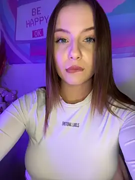 Snapshot of LoKIRAve chatting on 11/29/25, 09:12 LoKIRAve online show from 11/29/25, 09:12