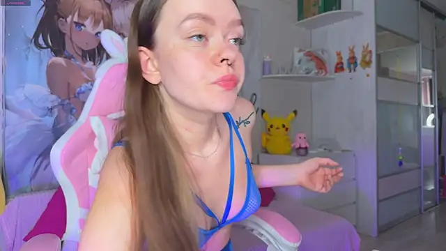 CheekySashaCharm online show from 04/03/26, 06:22