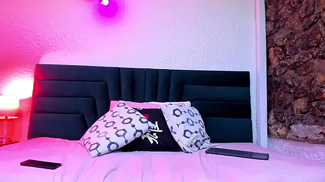 VictoriaRouge  online show from 03/10/26, 04:06