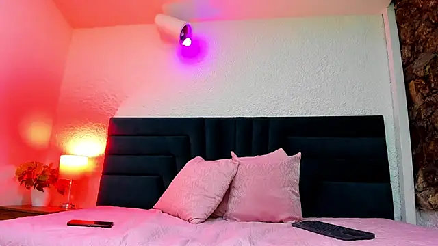 VictoriaRouge  online show from 03/26/26, 04:07