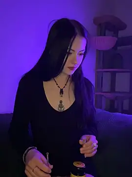 Snapshot of mysami420 chatting on 04/05/26, 06:05 mysami420 online show from 04/05/26, 06:05