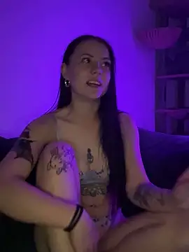 Snapshot of mysami420 chatting on 04/10/26, 06:34 mysami420 online show from 04/10/26, 06:34