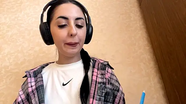 CindyFlowers online show from 11/14/25, 12:15