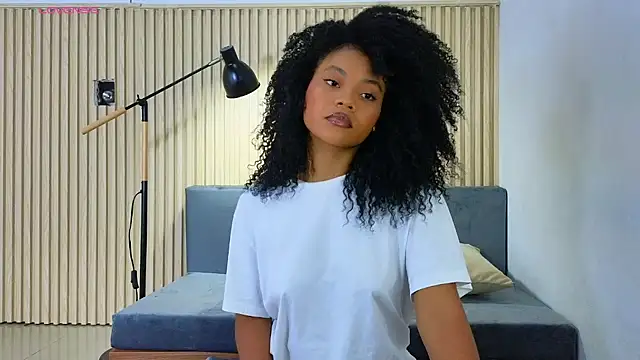 Snapshot of vanestraus chatting on 04/02/26, 10:40 vanestraus online show from 04/02/26, 10:40