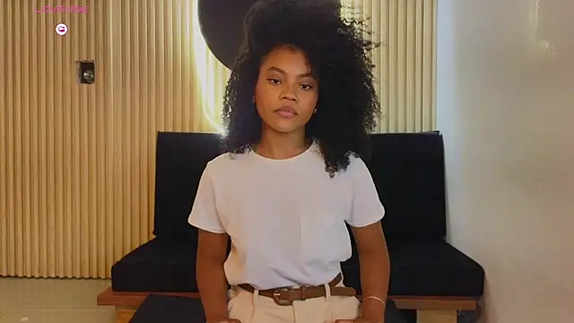 Snapshot of vanestraus chatting on 04/10/26, 10:36 vanestraus online show from 04/10/26, 10:36