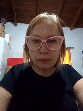 Snapshot of SexyMilf1211 chatting on 03/24/26, 01:27 SexyMilf1211 online show from 03/24/26, 01:27