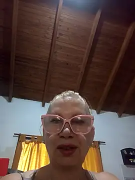 Snapshot of SexyMilf1211 chatting on 04/01/26, 03:09 SexyMilf1211 online show from 04/01/26, 03:09